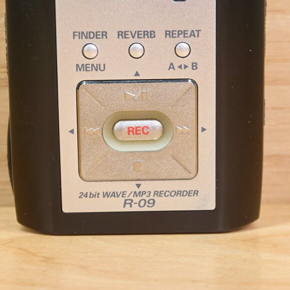 Edirol by Roland R-09 Digital Recorder | 24-Bit WAV/MP3 | Tested & Working - Picture 3 of 12
